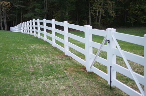 3-Rail White Color PVC Horse Fence with European Style for Farm and Ranch