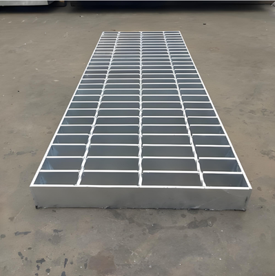 S235JR Grip Strut Galvanized Steel Grating with 30mm Bearing Bar Pitch for Offshore Platform Walkways